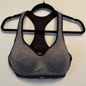 VSX • Lightly padded sports bra